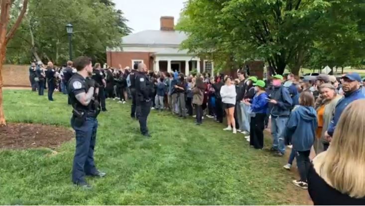 policia-dos-eua-prende-manifestantes-pro-palestinos-na-universidade-da-virginia-|-cnn-brasil