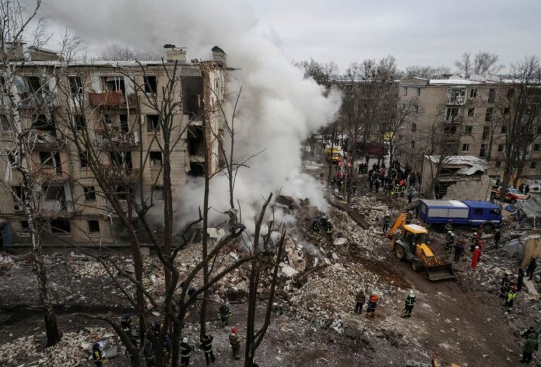 ataque-russo-com-bombas-guiadas-deixa-ao-menos-20-feridos-em-kharkiv,-na-ucrania-|-cnn-brasil
