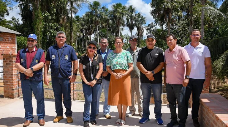 Prefeitura de Mâncio Lima recebe visita da Diretora do DERACRE e equipe de engenheiros para vistoria de obras