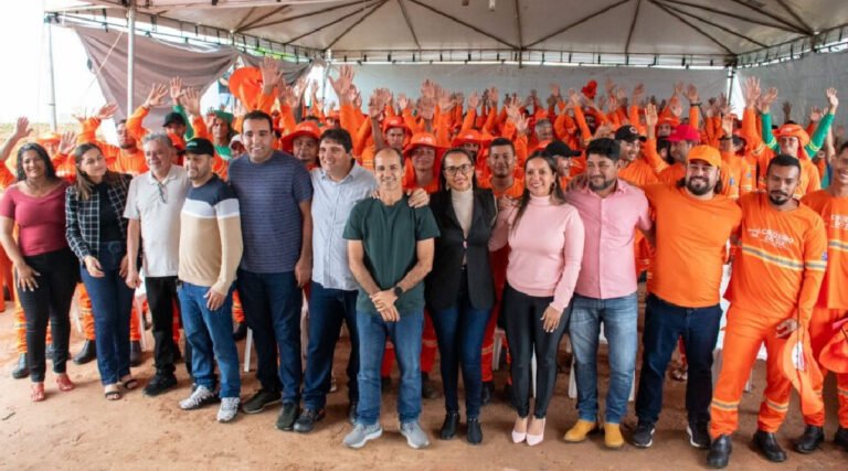 Zequinha Lima faz comemoração para os garis e margaridas