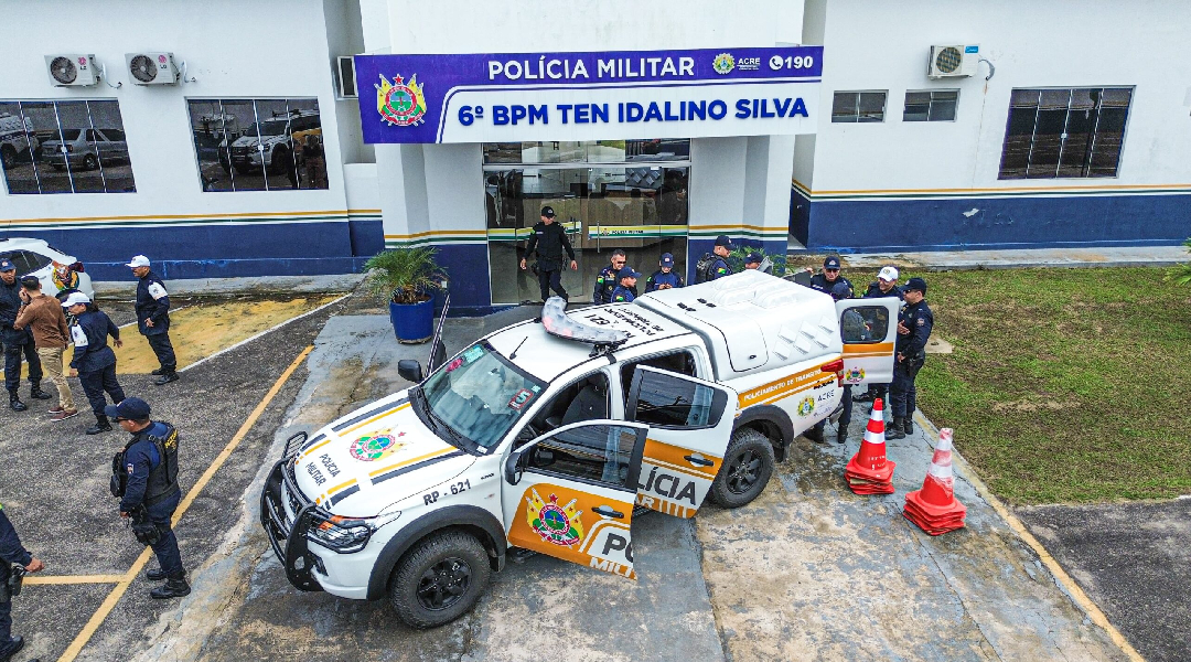 Pelot O De Tr Nsito Da Pol Cia Militar Em Cruzeiro Do Sul Autua