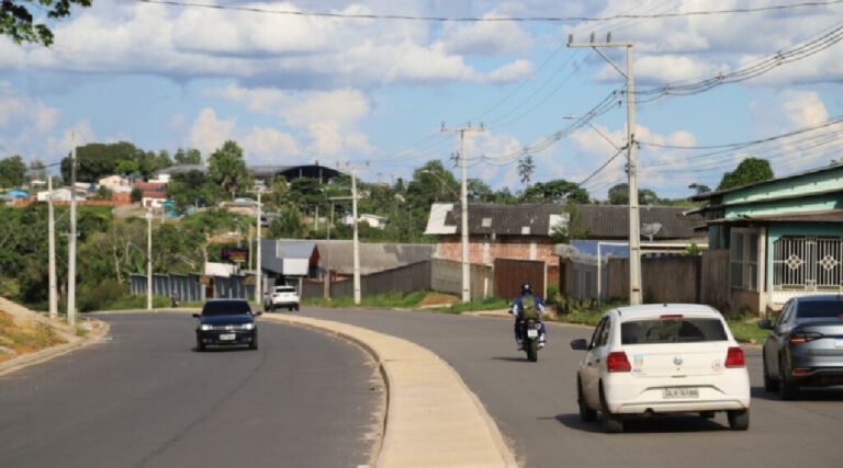 Deracre vistoria obras na AC-405 e inspeciona cinco aeródromos