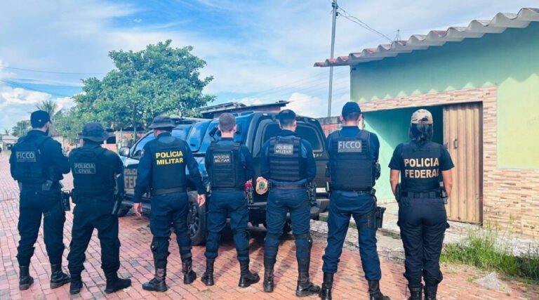 Forças de Segurança predem 3 e apreendem mais de 50 armas de fogo, entorpecentes e dinheiro em Rio Branco