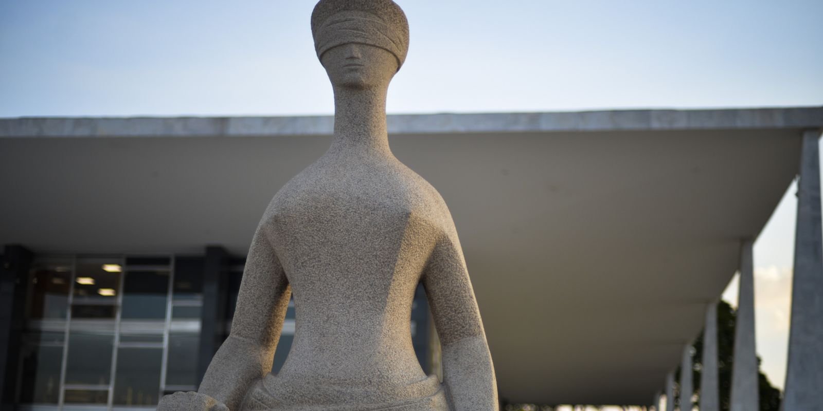 deputados-acionam-stf-contra-terceirizacao-de-escolas-publicas-no-pr