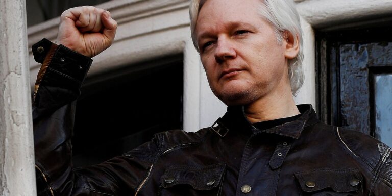 libertacao-de-assange-e-celebrada-por-entidades-do-brasil-e-do-mundo