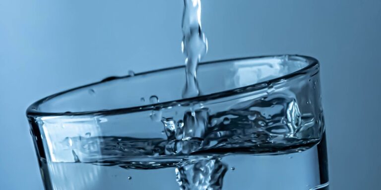 stf-julga-lei-que-obriga-bares-do-rj-a-fornecer-agua-filtrada-gratis 