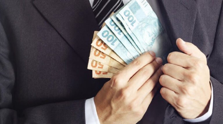 Bancário demitido por se apropriar do dinheiro de cliente é condenado no Acre