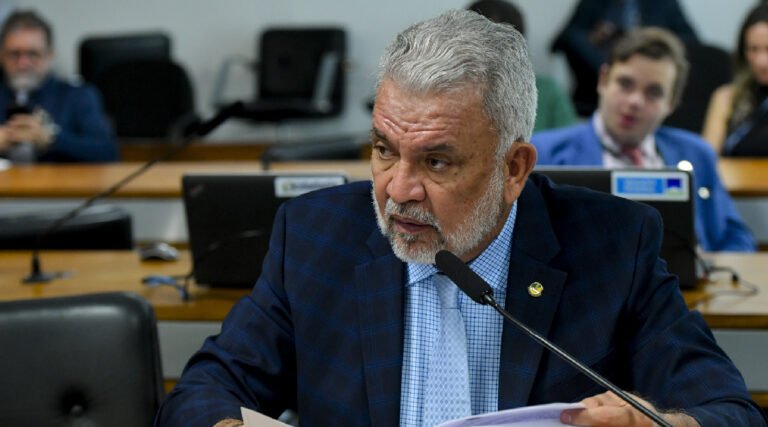 Petecão propõe audiência pública para debater financiamento de energia solar para famílias de baixa renda no Acre