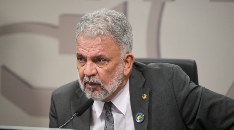 Petecão viabiliza pagamento de R$ 4,4 milhões para maquinários e obras em municípios do Acre