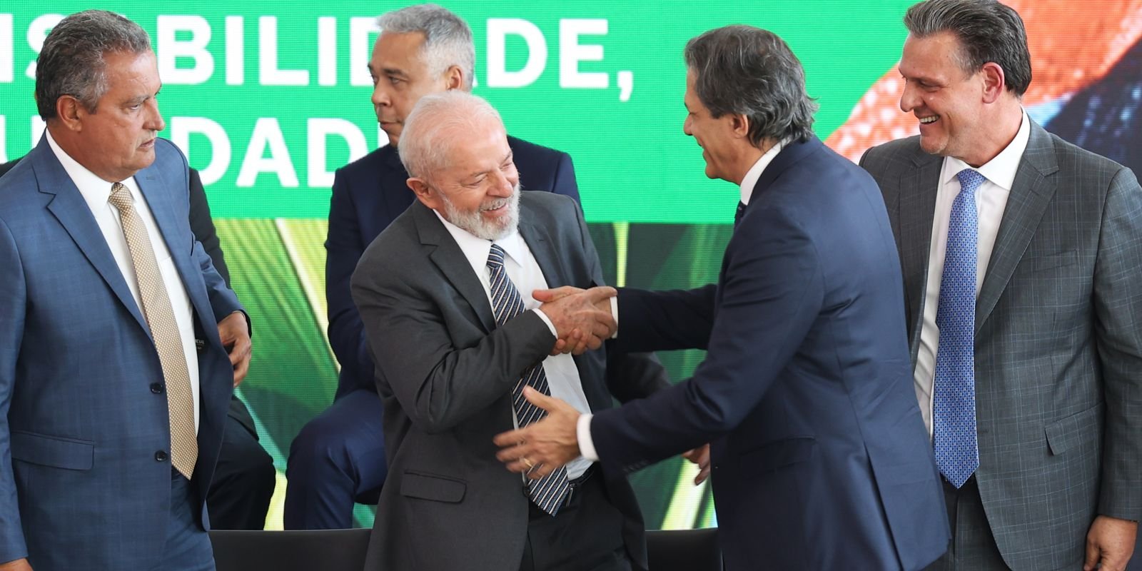 “pais-jamais-sera-irresponsavel-do-ponto-de-vista-fiscal”,-diz-lula