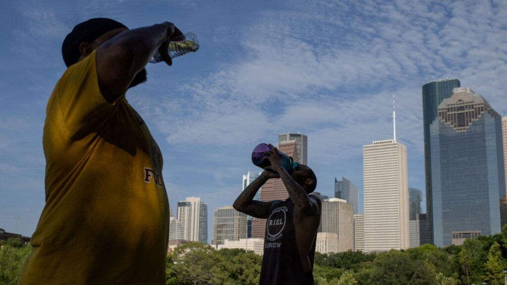 sensacao-termica-em-cidade-do-texas-passa-de-39-°c-em-meio-a-corte-de-energia-|-cnn-brasil