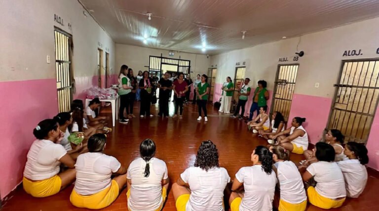 Em Cruzeiro do Sul, Secretaria da Mulher disponibiliza tarde de beleza e cuidados pessoais para reeducandas