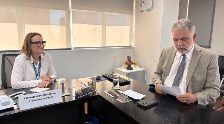 FNDE realiza workshop estratégico para prefeitos e gestores educacionais em Rio Branco