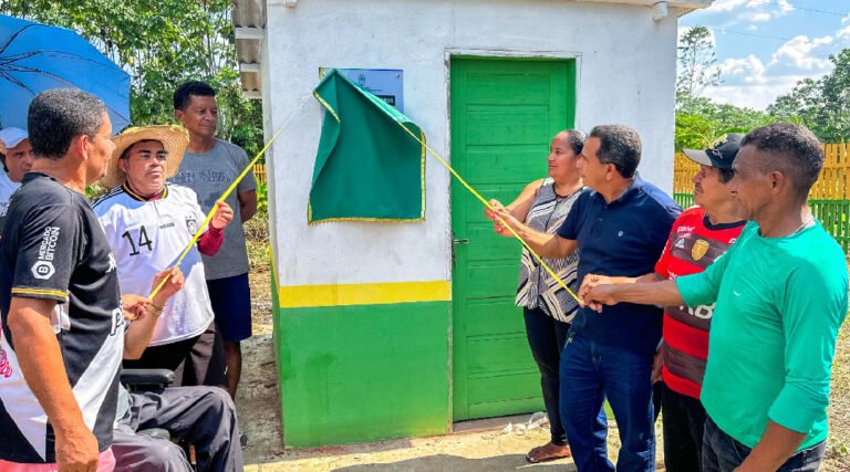 Prefeito Jailson Amorim inaugura sistema de abastecimento de água na comunidade praia da amizade