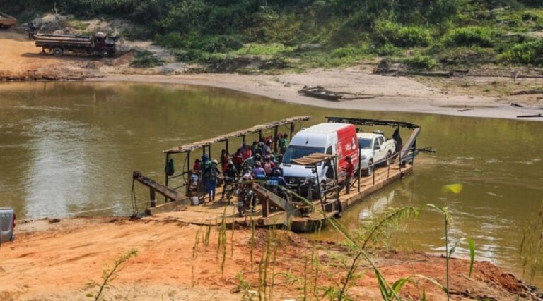 Seca do Rio Acre pode comprometer abastecimento e travessia em Xapuri