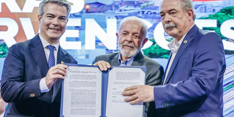 lula-anuncia-aplicacao-de-r$-15,5-bi-em-obras-na-dutra-e-na-rio-santos