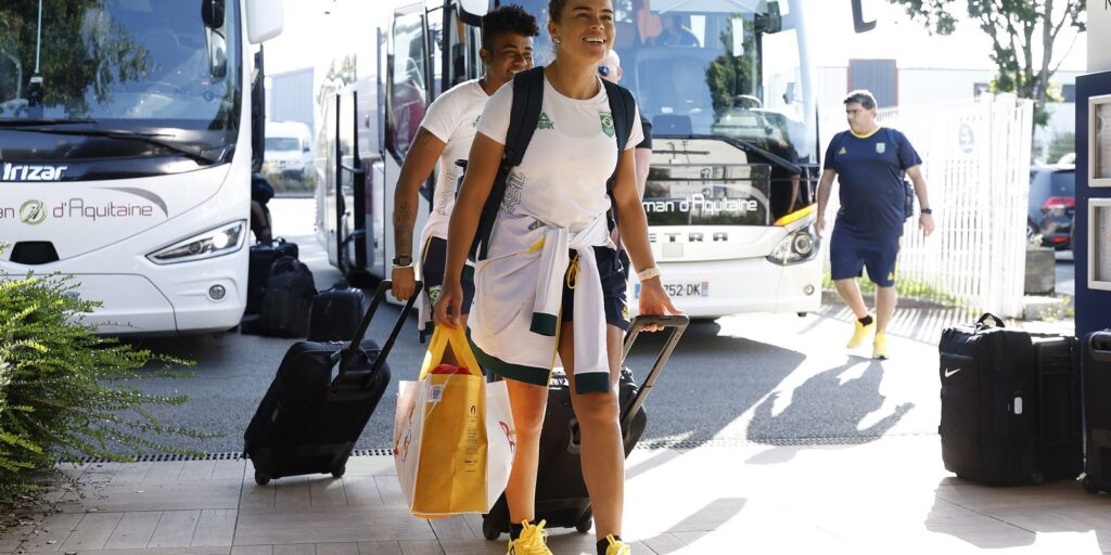 selecao-brasileira-chega-a-nantes-para-disputa-das-quartas-de-final