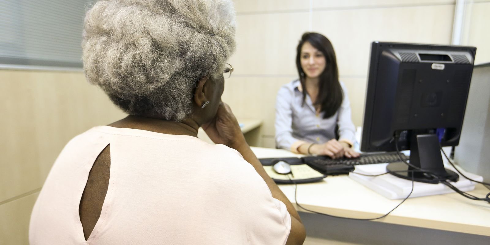 cae-aprova-projeto-que-isenta-fgts-e-inss-de-aposentados-contratados cae-aprova-projeto-que-isenta-fgts-e-inss-de-aposentados-contratados