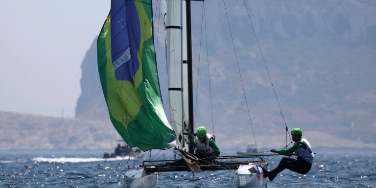 vela:-brasil-se-garante-nas-medal-races-das-classes-nacra-e-470