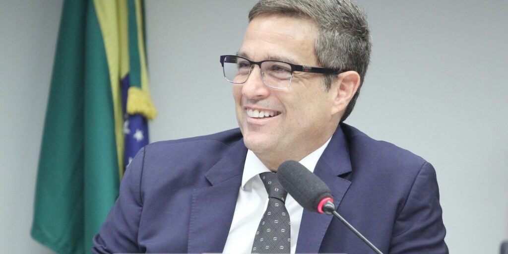 campos-neto-ve-setor-financeiro-mais-otimista-do-que-o-produtivo