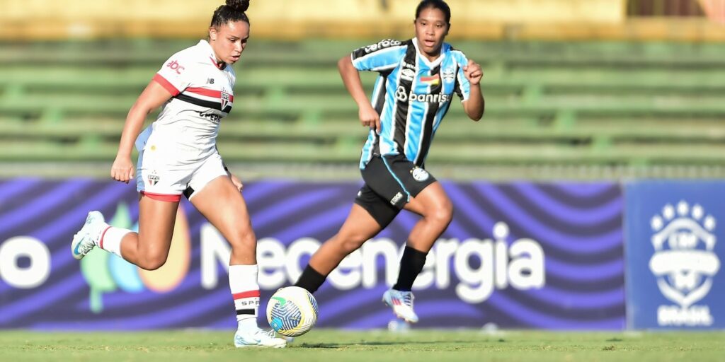 sao-paulo-empata-com-gremio-e-chega-a-semi-do-brasileiro-feminino