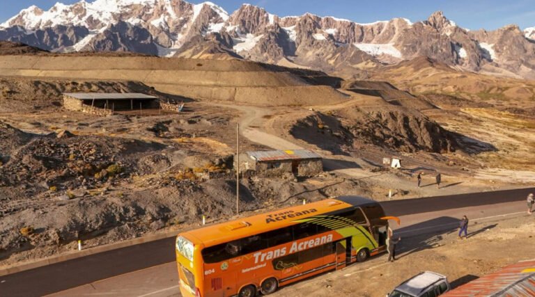 Ônibus conecta Atlântico ao Pacífico em Rota de 6.200 km que passa pelo Acre