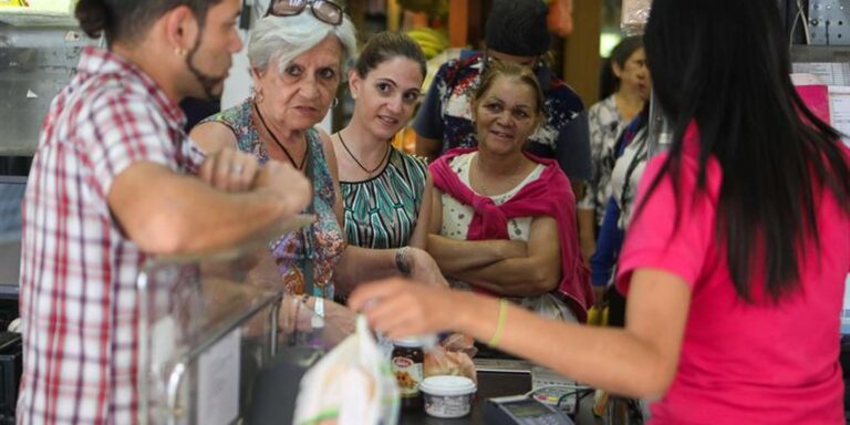 cnc:-mulheres-se-preocupam-mais-com-consumo-sustentavel-do-que-homens