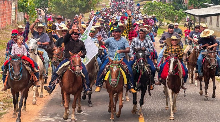 Segundo dia do Festival da Banana reúne mais de 2 mil pessoas na tradicional cavalgada em Rodrigues Alves