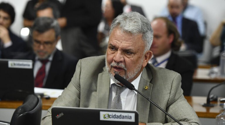 Petecão entrega veículo à Embrapa no Acre e destaca investimentos de mais de R$ 6 milhões na instituição