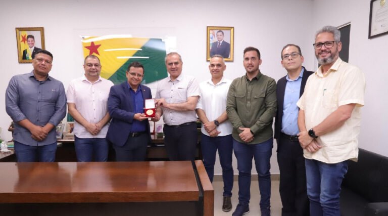 Gonzaga e secretários de Estado debatem com o Peru integração comercial através do Megaporto das Américas