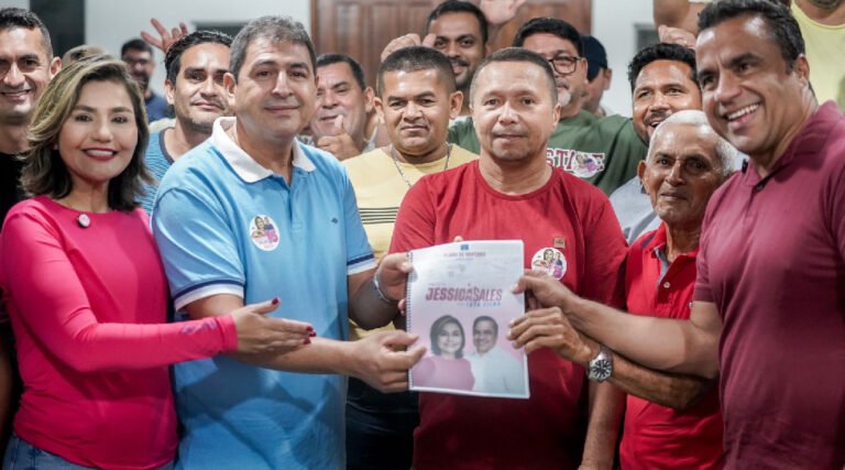 Jéssica Sales dialoga com taxistas de Cruzeiro do Sul e apresenta projeto de governo que contempla a categoria
