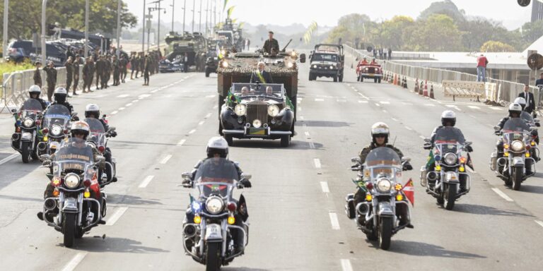 autoridades-prestigiam-desfile-do-7-de-setembro-em-brasilia