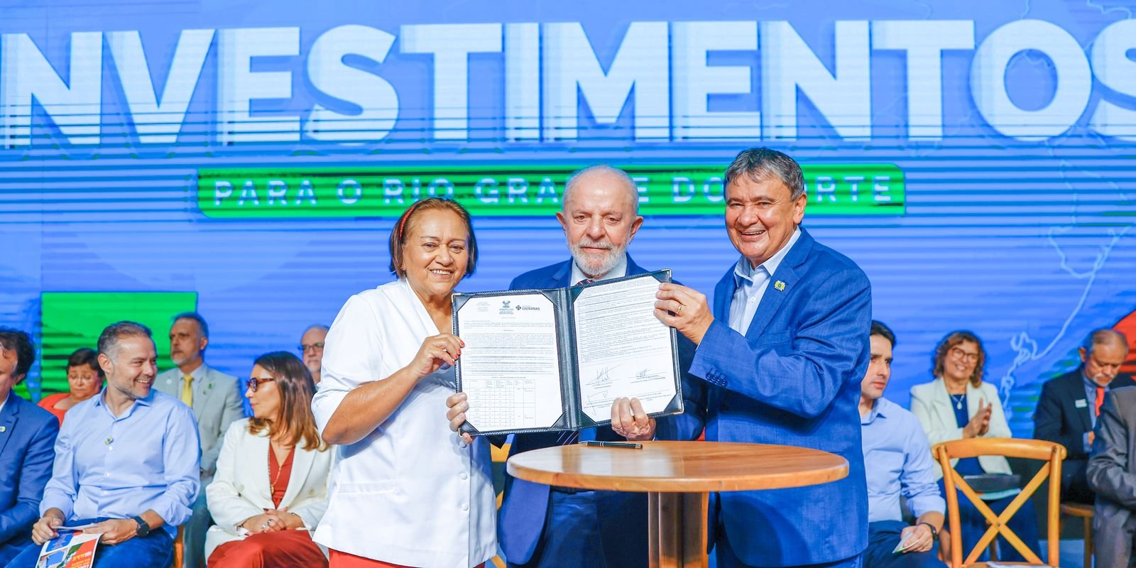 lula-elogia-ministros-e-descarta-mudancas-na-equipe lula-elogia-ministros-e-descarta-mudancas-na-equipe