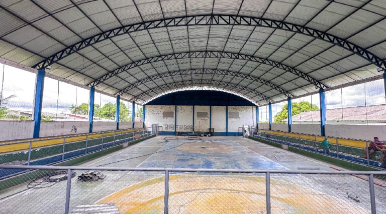 Prefeito Jailson Amorim Acompanha Reforma do Ginásio Rodrigo Passarinho em Rodrigues Alves