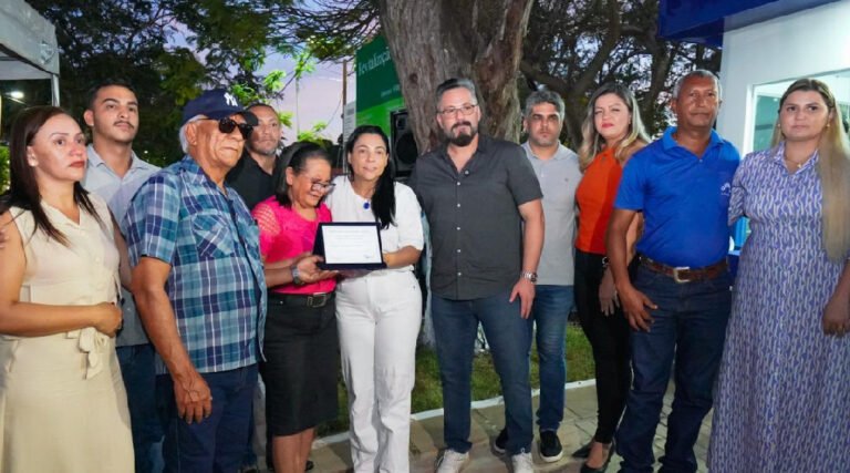 Inaugurado nesta quinta, ponto de táxi de Senador Guiomard foi construído com recurso destinado pelo senador Alan Rick