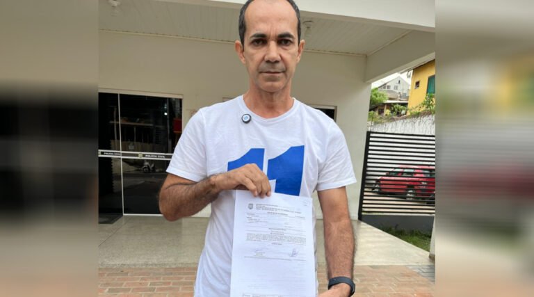 Após ser chamado de macaco Zequinha Lima registra queixa na Polícia contra Jessica Sales em Cruzeiro do Sul