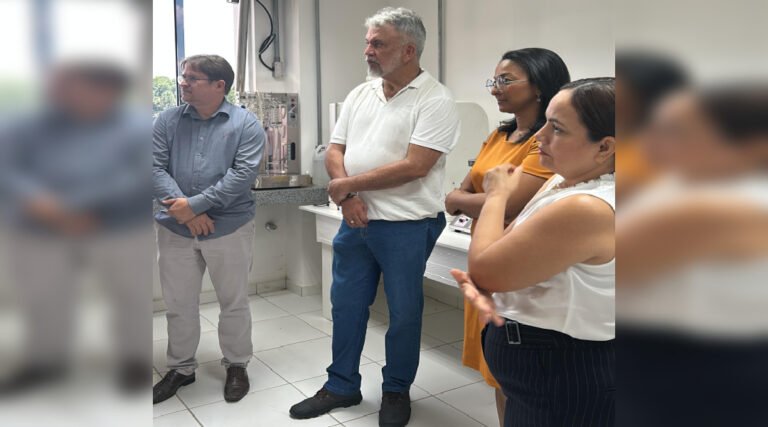 Petecão visita Ufac e destaca investimentos de R$ 300 mil em equipamentos nos laboratórios de agronomia