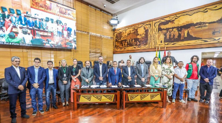 A pedido de Gonzaga, Aleac debate com parlamentares e instituições a reabertura da estrada entre Porto Walter e Cruzeiro do Sul
