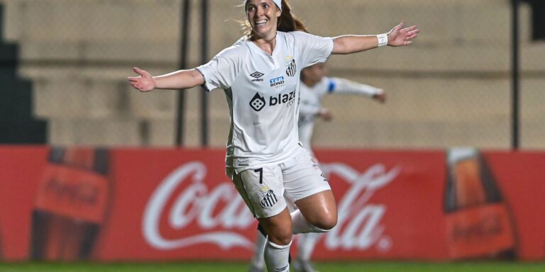 libertadores-feminina-chega-as-quartas-com-corinthians-e-santos