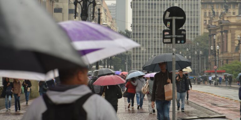 domingo-de-enem-tem-previsao-de-chuva-em-varias-partes-do-pais 