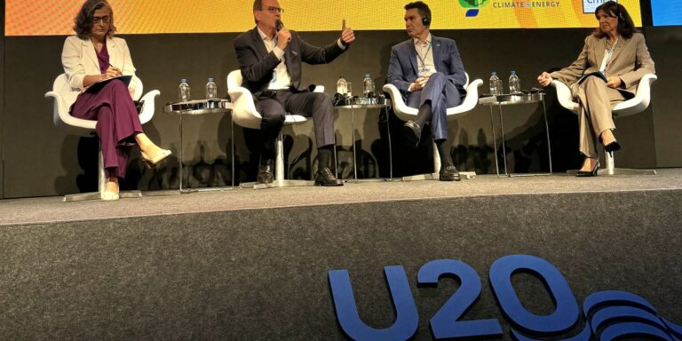 prefeitos-do-g20-pedem-investimento-de-us$-800-bi-em-acoes-climaticas