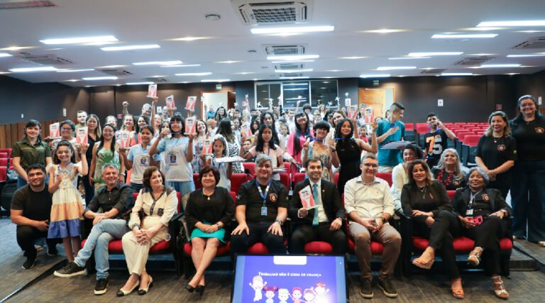 Alunos da rede pública são premiados durante etapa estadual do “Prêmio MPT na Escola – Edição 2024”