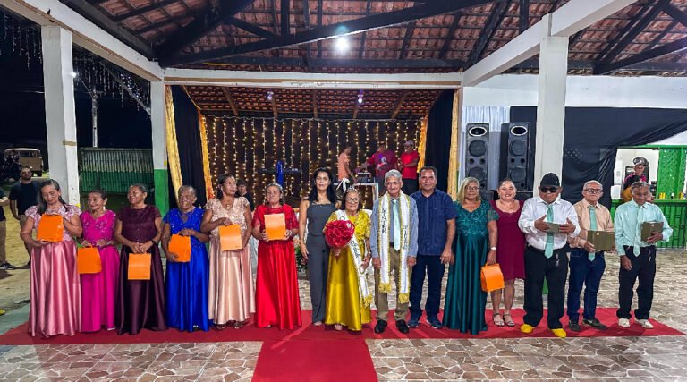 Prefeitura de Rodrigues Alves promove baile da terceira idade com escolha da Mis e Mister