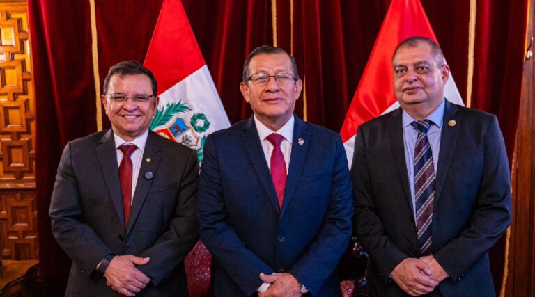 Presidente da ALEAC e secretários do governo discutem com presidente do Congresso peruano avanços na integração comercial entre Acre e Peru