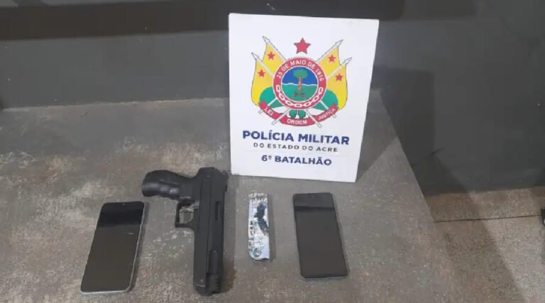 Polícia Militar apreende dois menores com arma e objeto de roubo em escola de Cruzeiro do Sul