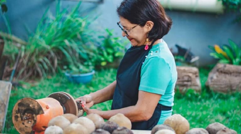 Artesã do Acre é selecionada para compor catálogo de artesanato internacional