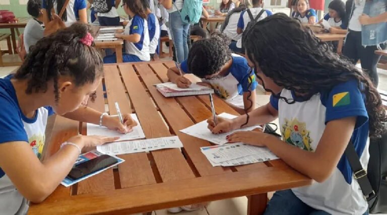 Secretaria de Educação do Acre define diretrizes para matrículas na rede estadual em 2025