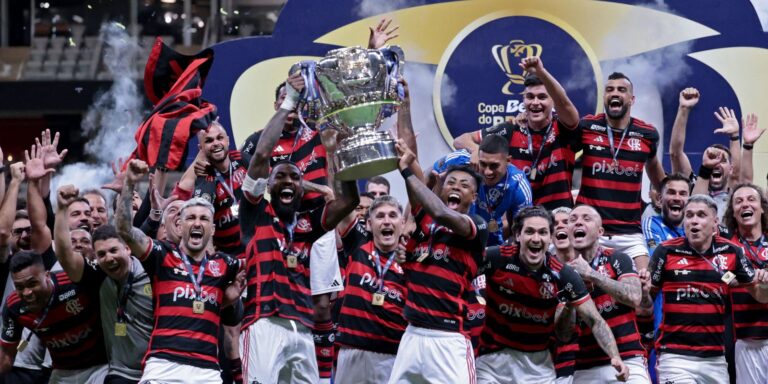 flamengo-vence-atletico-mg-e-fica-com-titulo-da-copa-do-brasil