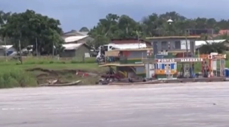 Nível do Rio Juruá se aproxima da cota de alerta e preocupa moradores em Cruzeiro do Sul