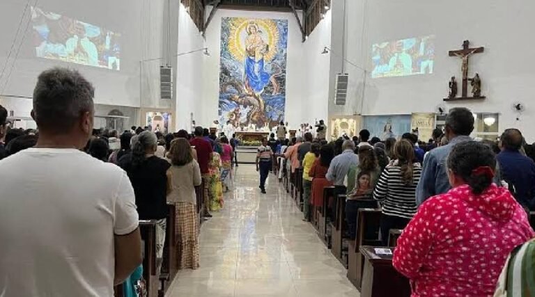 Mutirão de Confissões na Catedral de Cruzeiro do Sul marca preparação para o Natal e Ano Novo